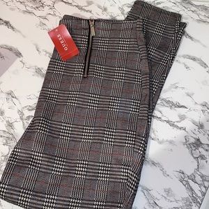 BRAND NEW GUESS Pants
